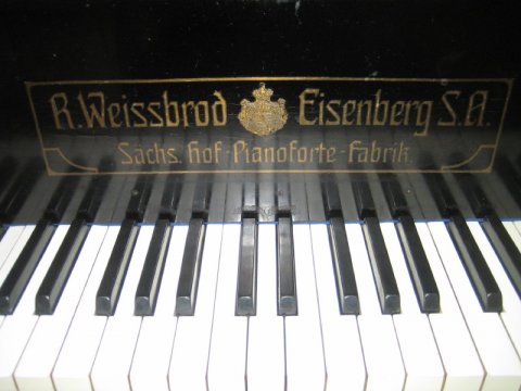 Weißbrod Flügel 180