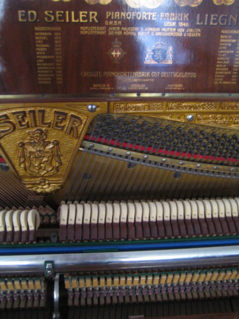 Seiler Kleinklavier 111