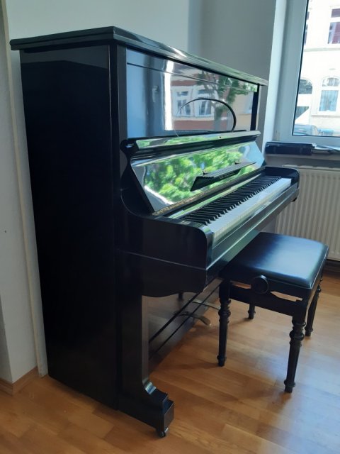 Seiler Klavier 128