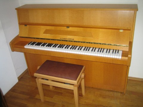 Alexander Herrmann Klavier 115