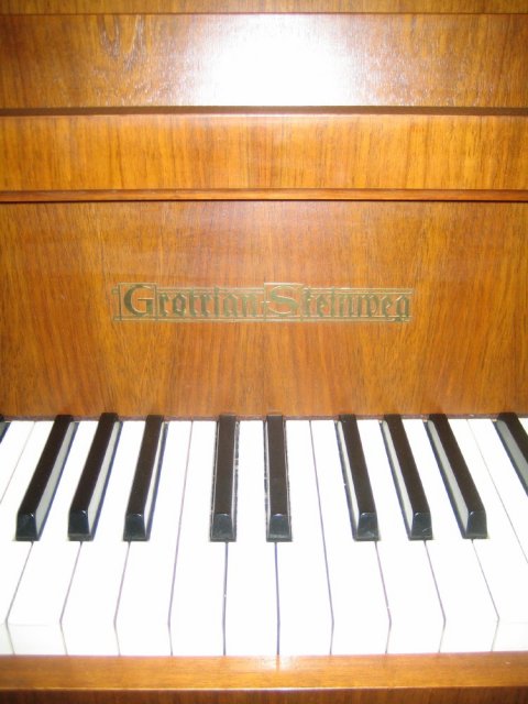 Grotrian-  Steinweg Klavier 110 Studio
